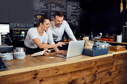 Become a Successful Restaurateur