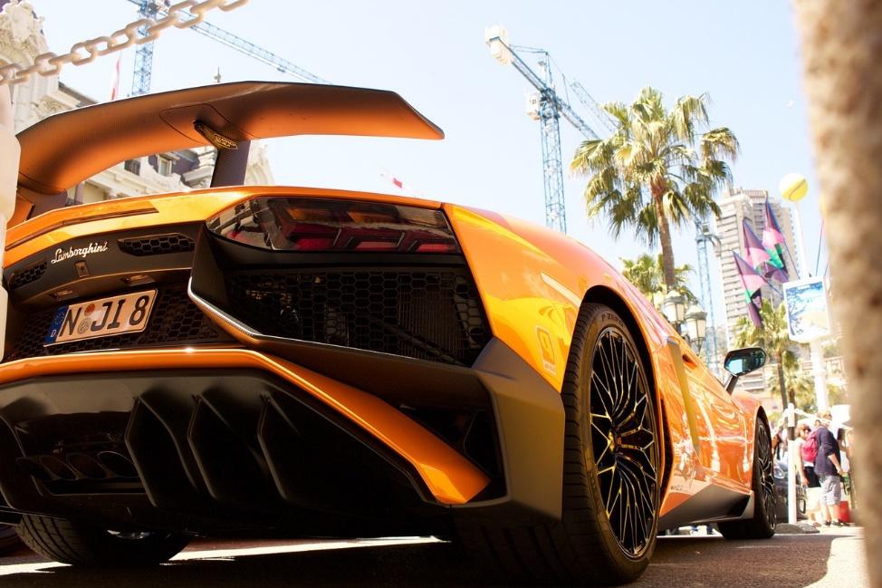 Why are sports cars popular in Dubai